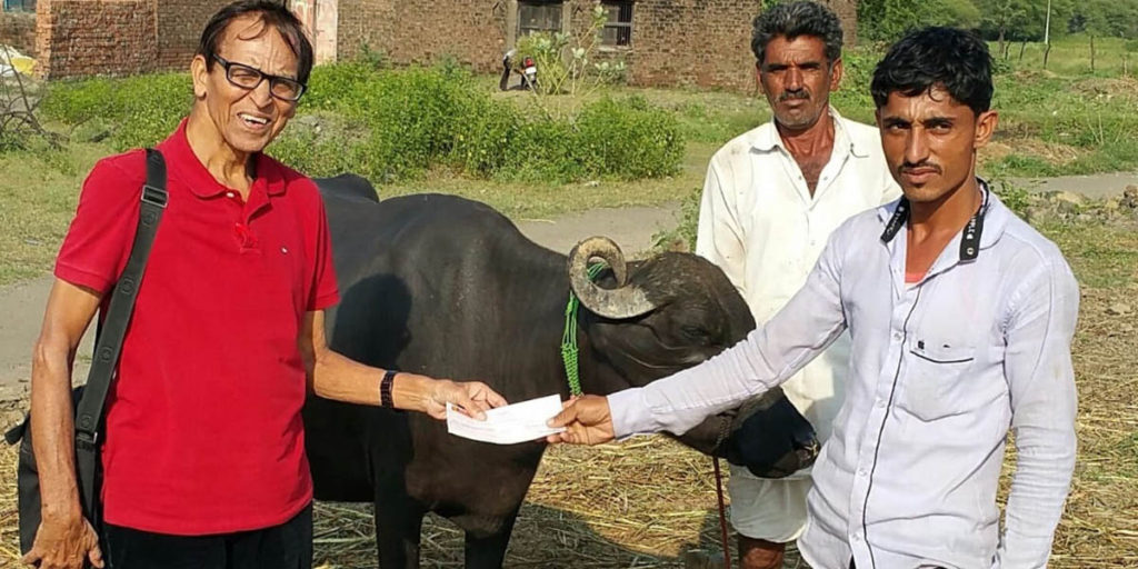 गरीबों की पीड़ा हरने का साधन उनके लिए आर्थिक सहायता का एक माध्यम